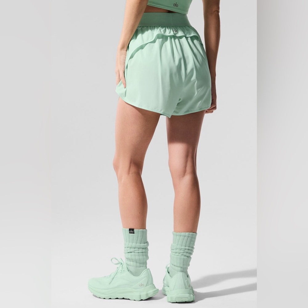 Alo Match Point Shorts Spearmint - Picture 2 of 6